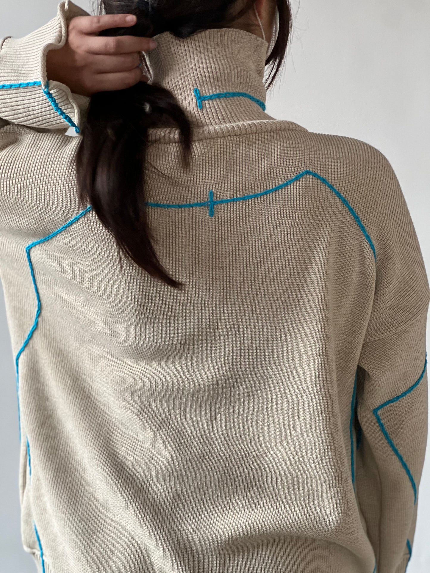 〈受注:10月中旬お届け〉Previous Sweater