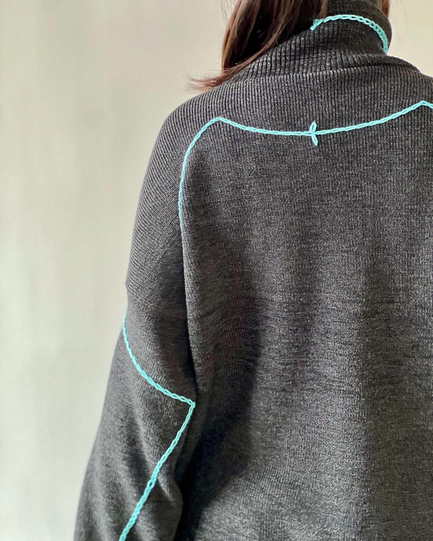 〈受注:10月中旬お届け〉Previous Sweater
