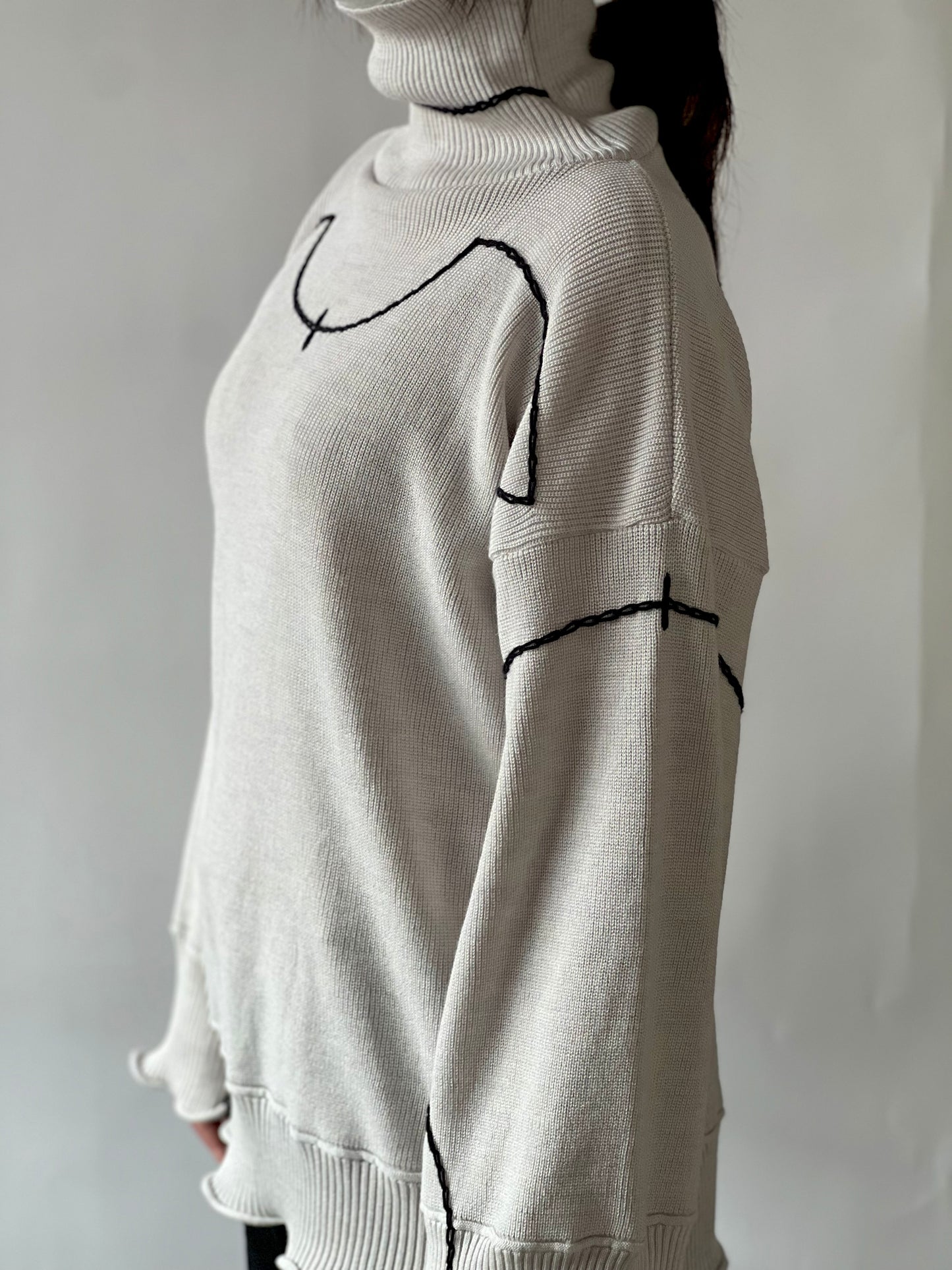 〈受注:10月中旬お届け〉Previous Sweater