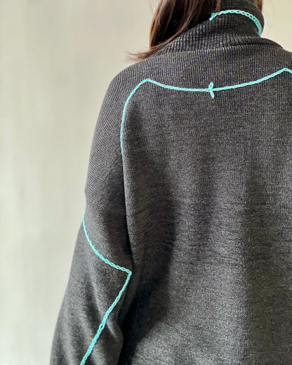 〈受注：10月中旬お届け〉Previous Sweater