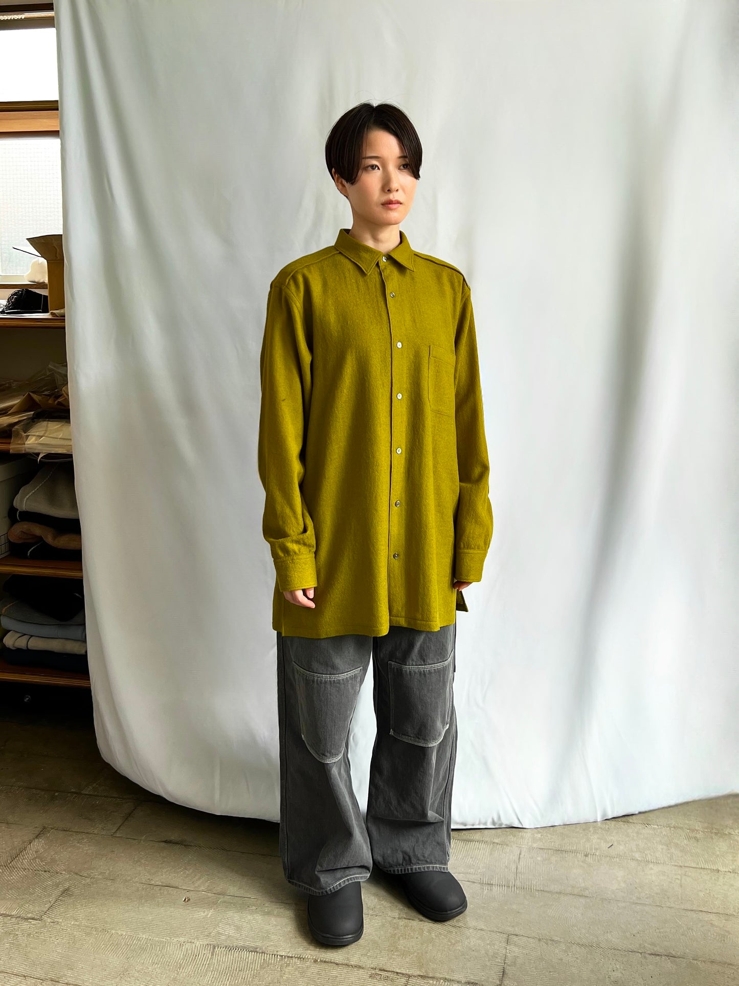 Single yoke shirt〈wool Gaze〉